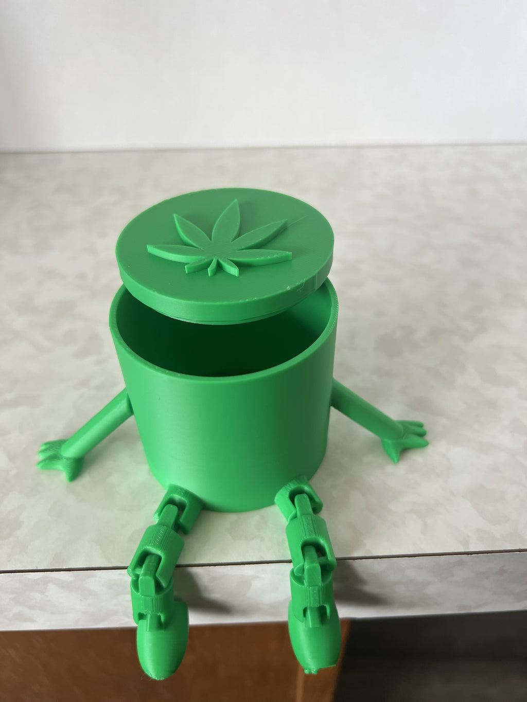 Weed Container Shelf Sitter