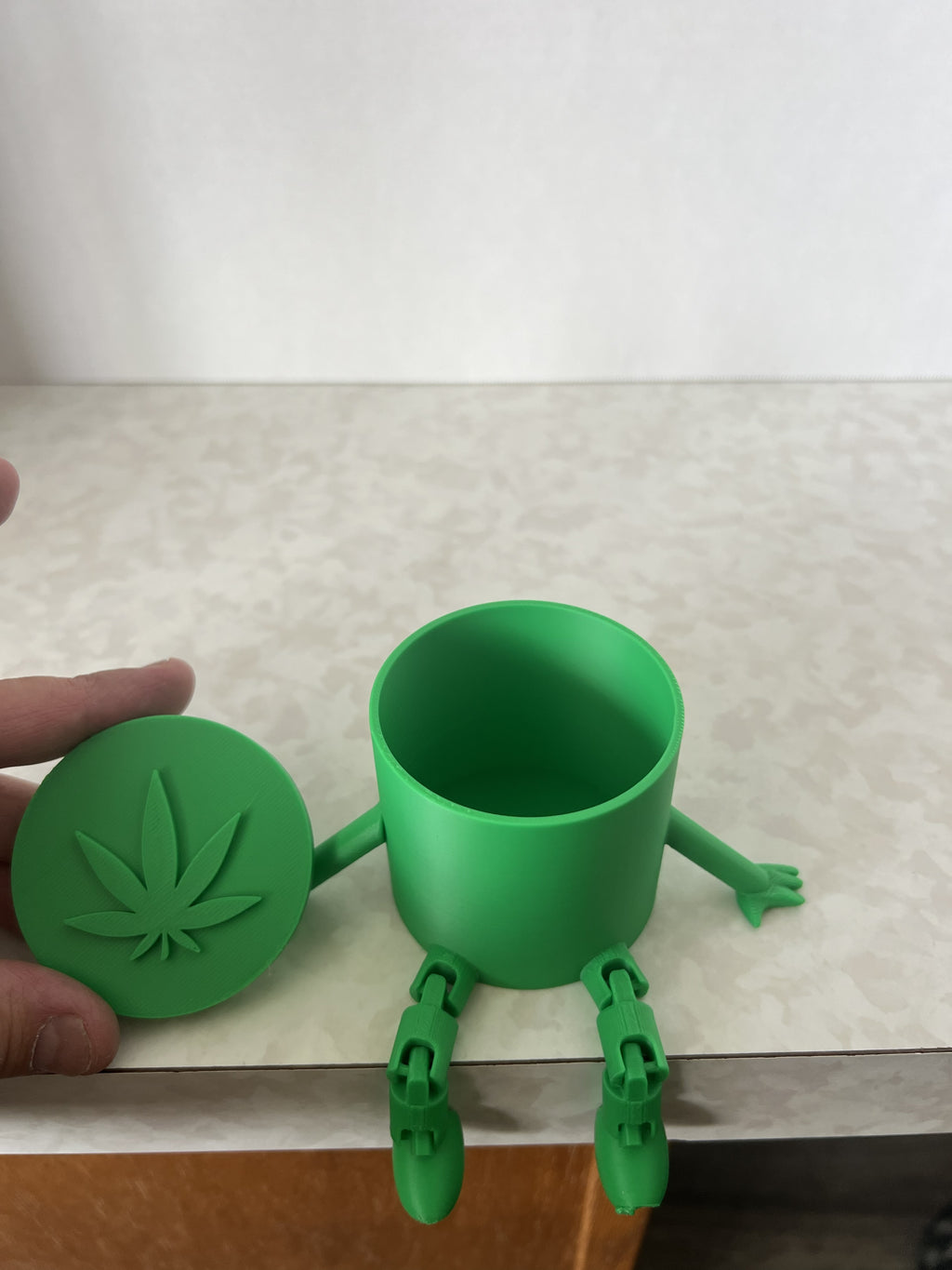 Weed Container Shelf Sitter